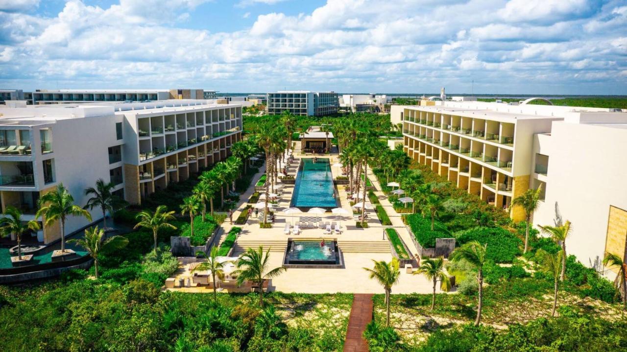 Family Selection At Grand Palladium Select Costa Mujeres Cancun Exterior photo